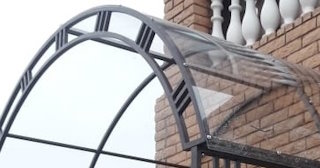 Кованные навесы над крыльцом дома в Геленджике - купить по цене от 2041 руб